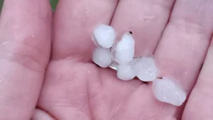 Lecsapott a vihar az országra: borsónyi jég esett – videók
