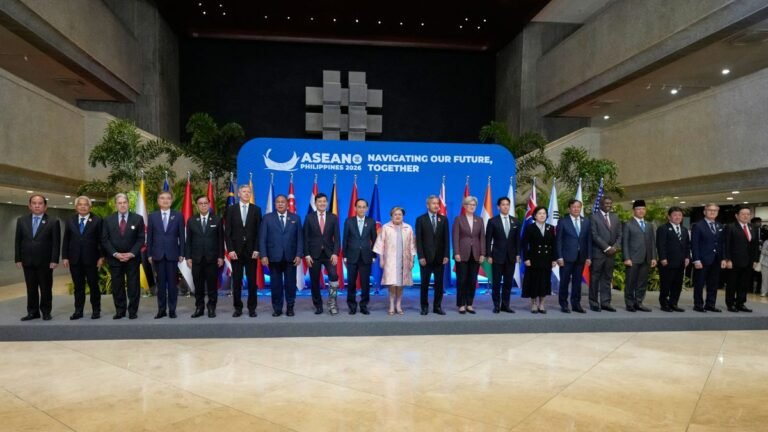 Globális geopolitikai vihar Manilában: sorsdöntő nagyhatalmi csúcstalálkozóvá alakult az ASEAN-zárónap