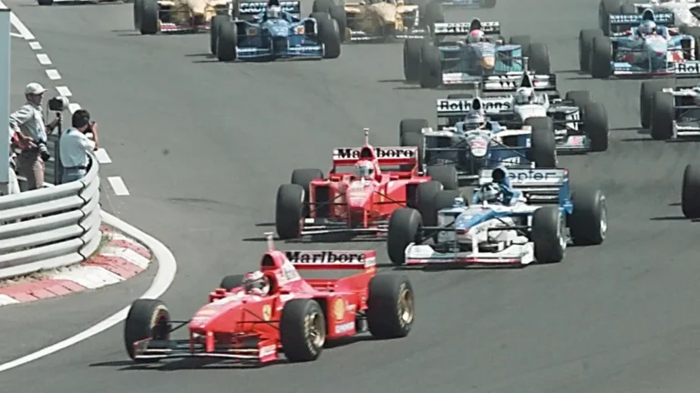 Schumacher mindenkit sokkolt, a világbajnok eltűnt, a Ferrari sztárja majdnem meghalt a Hungaroringen