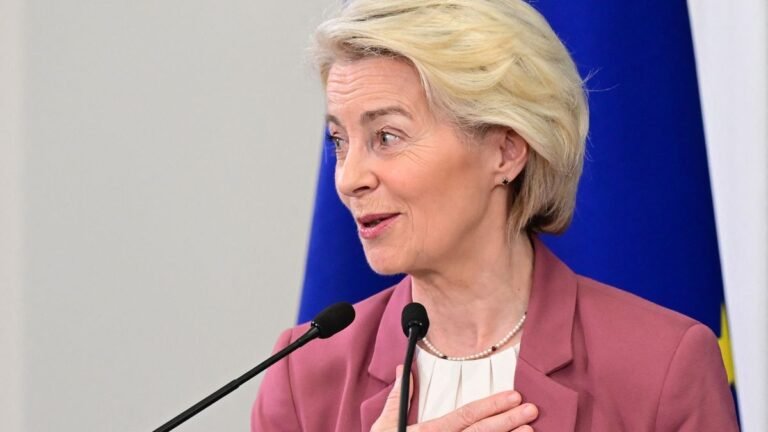 Miért hallgatnak Ursula von der Leyenék a kormány nyílt alkotmányos puccskísérletéről?