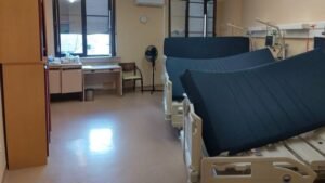 Ágyi poloskák miatt kellett költöznie a veszprémi kórház szülészeti részlegének