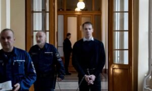 Egy ír lap nyilvánosságra hozta annak a dublini férfinak a nevét és fotóját, aki Budapesten fojtott meg egy amerikai nőt