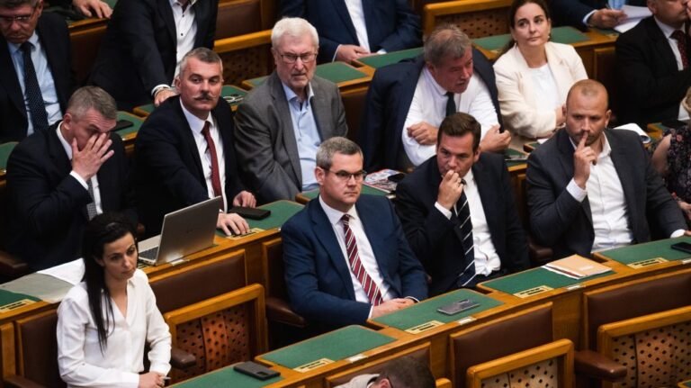 Parlamenti nagyüzem: Ruff Bálint megint összehívja az Országgyűlést