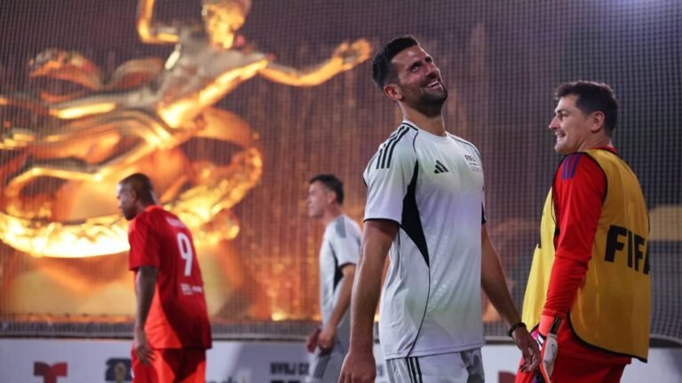 Novak Djokovic is futballcipőt húzott a legendák mérkőzésén