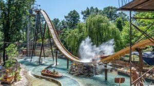 Vízi élményektől a hullámvasútig: a Familypark garantálja a nyári szórakozást