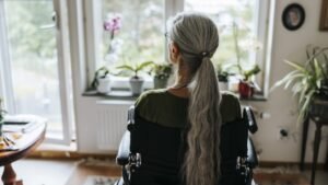 Mit tehetünk, mikor a bántalmazó szülő megöregszik? – érintettek beszélnek az egyik legnagyobb családi taburól