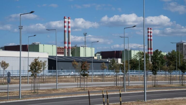 Olyan alacsony a Duna vízszintje, hogy leállították a paksi atomerőmű 3-as blokkját
