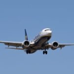 Minden este újra hallja a robbanást a férfi, akit majdnem kiszippantott a légnyomáskülönbség a Ryanair-gép ablakán