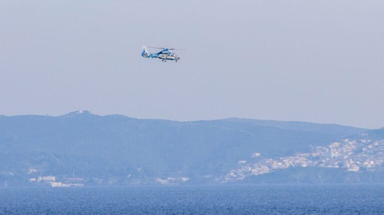 Lezhant egy magánhelikopter egy görög szigeten