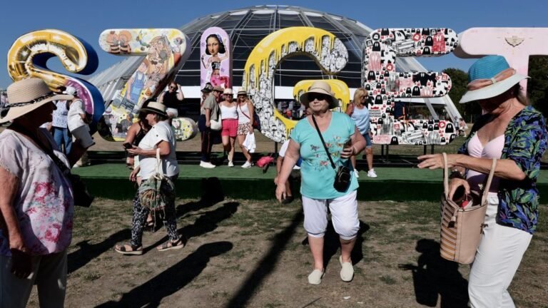 Este 6 után drágul a sör a Szigeten, és a gyrostál is 6000 forint fölött: megnéztük az árakat