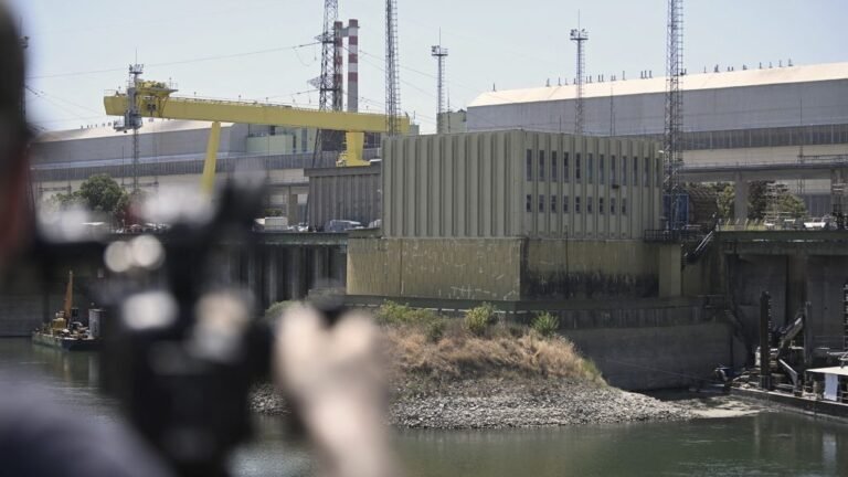 Magyar Péter: Újra két turbina termel áramot