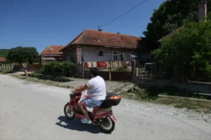 Rengeteg a furcsaság a kassai illegális bódévárosból Borsodba költözött romák ügyében
