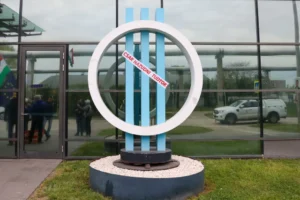 Közel 500 oldalas dokumentumba gyűjtötték össze, hogyan manipulálták a híreket az MTI-nél