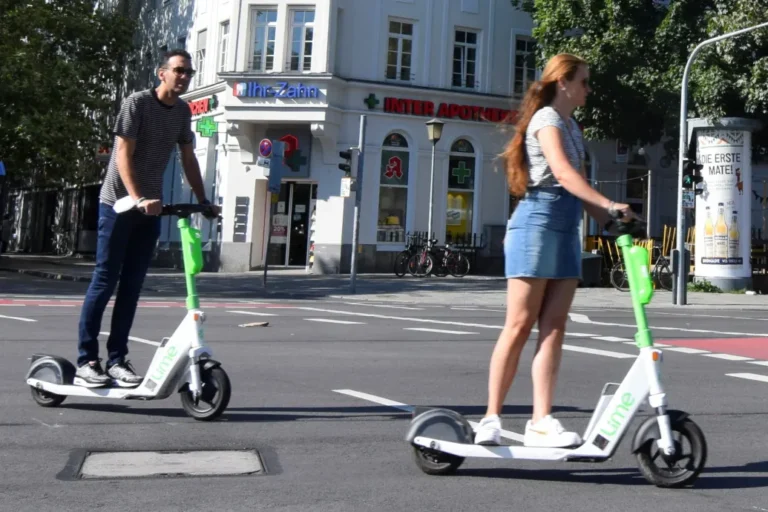 Az elektromos rollerek veszélyesebbek a motoroknál és a kerékpároknál, állítja egy friss brit tanulmány