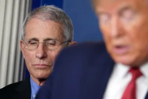 Öt éve bizonygatja, hogy nem titkolta el, hogyan alakult ki a koronavírus, most az amerikai szenátus is rászállt