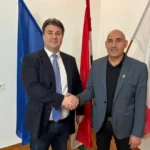Csurrant-cseppent a fideszes polgármesterek és képviselők egyesületeinek az állami támogatásokból