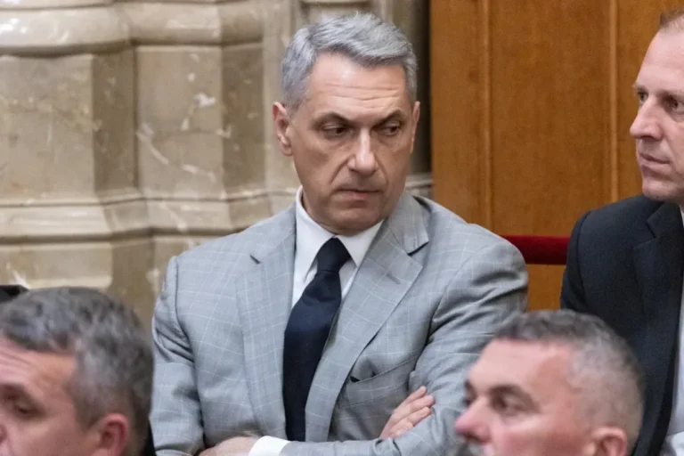 Lázár János lemondott parlamenti képviselői mandátumáról