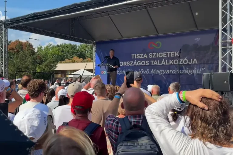 Magyar Péter Lázár János lemondásáról: Ez a süllyedő hajó tipikus esete
