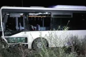 A debreceni CATL akkumulátorgyár kínai dolgozói szenvedtek buszbalesetet péntek este