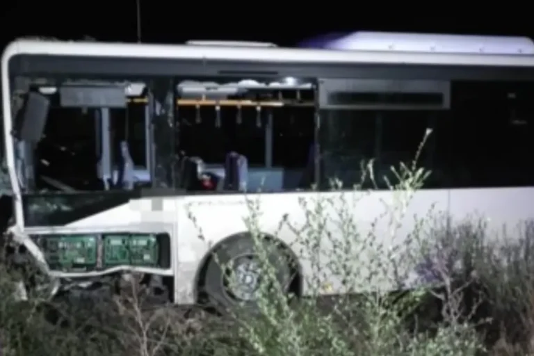 A debreceni CATL akkumulátorgyár kínai dolgozói szenvedtek buszbalesetet péntek este