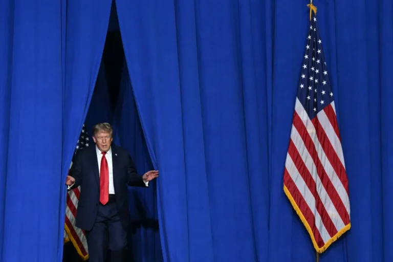 Trump sorozatban lőtte lábon a republikánusokat, a demokraták mégis óriásit kockáztatnak
