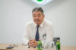 Nincs titkárnő, nincs autó, nincs laptop, nincs habzsidőzsi – üzent az agrárkamara tisztviselőinek a miniszteri biztos