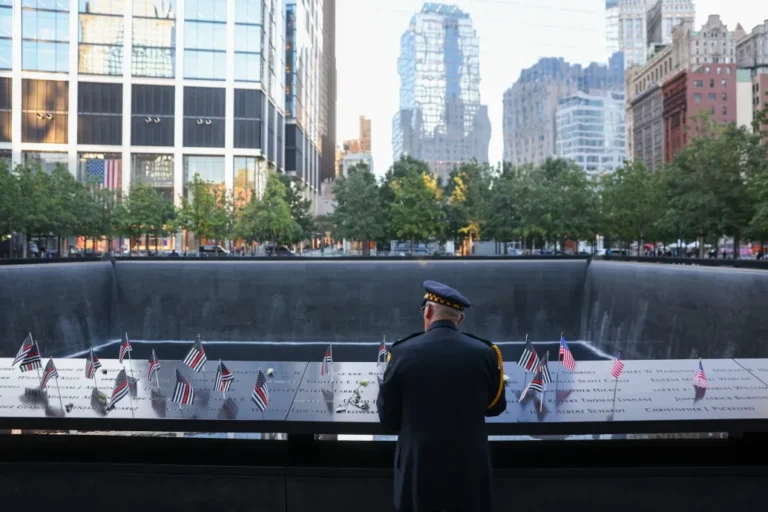 Két 9/11-es gépeltérítő lakáskezelője felfedte, hogyan férkőzött a bizalmába egy állítólagos szaúdi kém