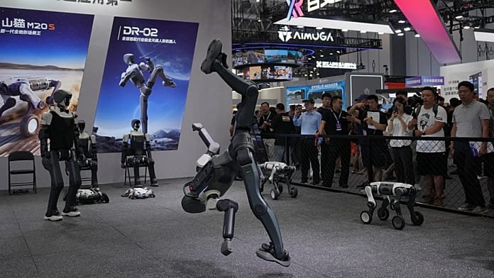 Kína bemutatja új humanoid robotjait, az amerikai korlátozások külföldre terelik a cégeket
