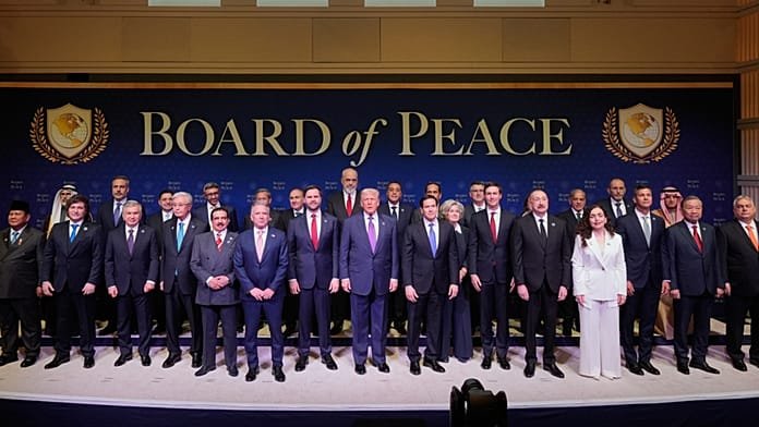 Trump „történelmi megállapodást” jelent be Hamasz lefegyverzéséről és Izrael kivonulásáról Gázából