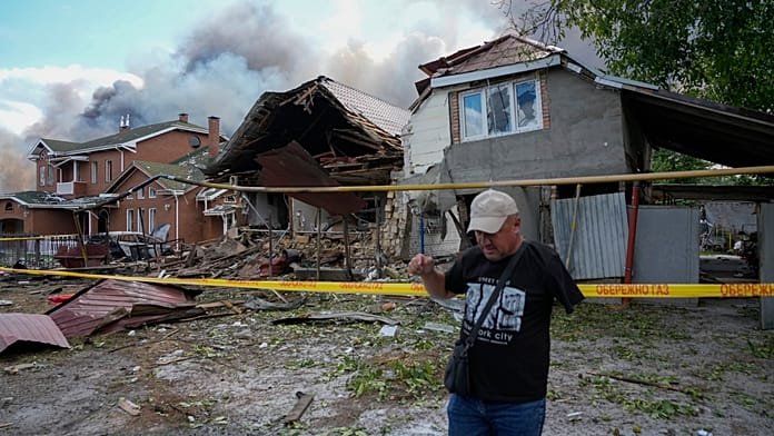 Orosz éjszakai dróntámadás tüzeket okoz ukrán városokban