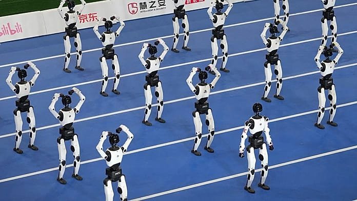 Kínai humanoid robot megdönti Bolt 100 méteres világcsúcsát