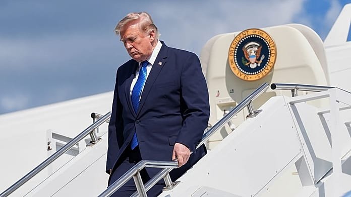 Az USA felfüggeszti az Irán elleni csapásait, Trump szerint most gyors egyezséget lehet kötni