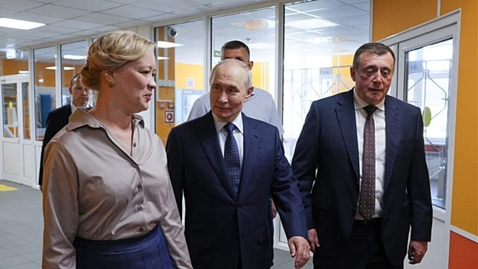 Japán keményen reagált Putyin első Kuril-szigeteki útjára