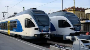 A MÁV is energiatakarékossági üzemmódra vált: korlátozzák a klímát és lekapcsolják a díszvilágítást