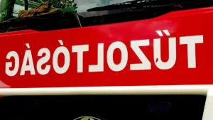 Karambol Budapest szívében: két autó csapódott egymásnak a Rákóczi úton