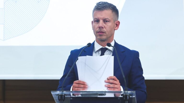 „Sajnos ezt várják tőle” – egyre dühösebbek az emberek a Tisza-kormányra a válságkezelés miatt
