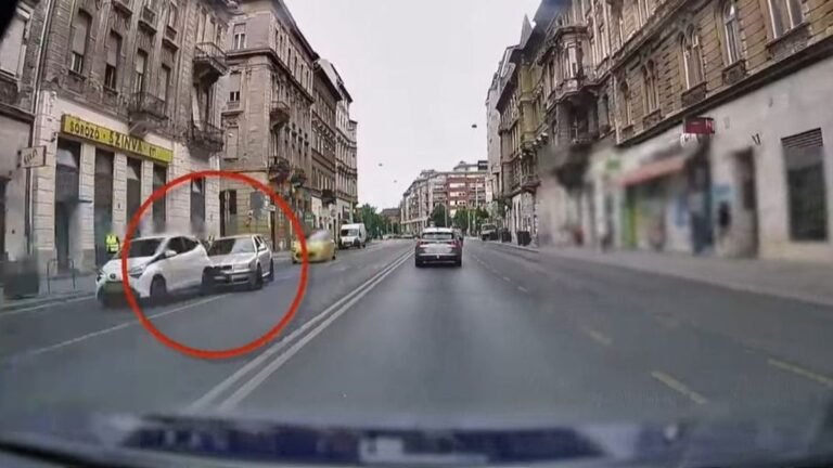 Hátulról felöklelte a szabályosan közlekedő másik autót a Thököly úton + videó