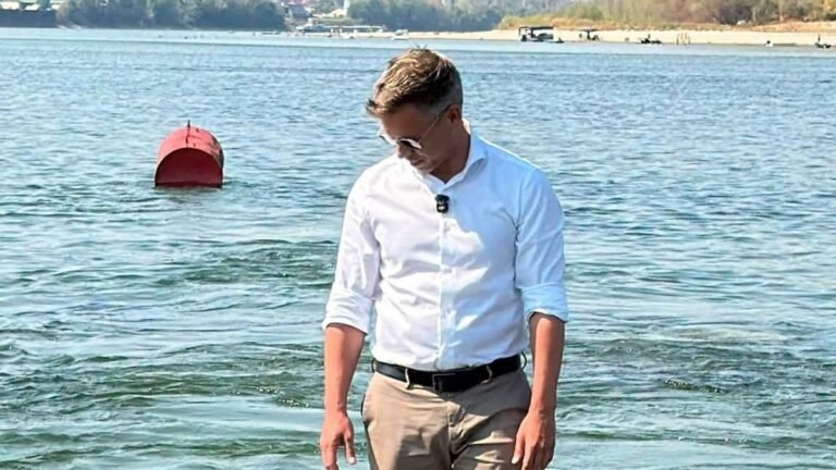 A miniszterelnök minden trükköt bevet, hogy politikai ellenfeleit lejárassa, de visszafelé sül el a fegyvere