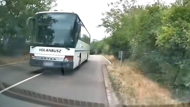 A hónap, amikor bőven akadt dolga a magyar autósok őrangyalainak + videó