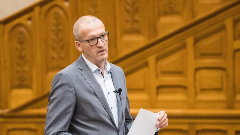 Magyarázkodik Tarr Zoltán, miután sógorát nevezték ki főigazgatónak