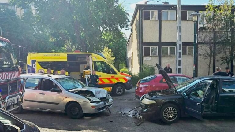 Általános iskolás gyerek vezette a Budapesten karambolozó autót