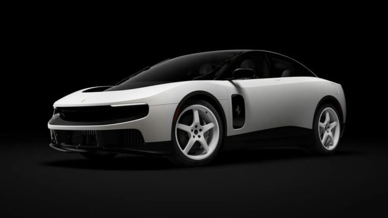 Elképesztő összegért kelt el a legelső legyártott elektromos Ferrari + videó