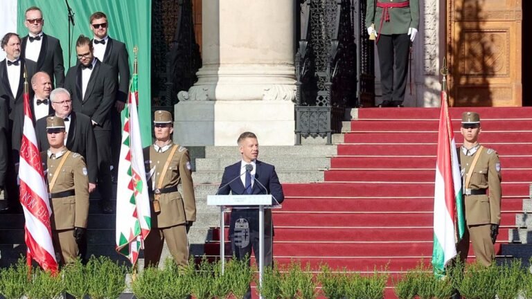 Magyar Péter az első adandó alkalommal félretolta Baka Andrást, kisajátította a tisztavatást és az előző kormány miniszterének szállóigéjét