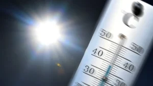 Rákapcsol a nyár a hét utolsó napján, 34 fok is lehet