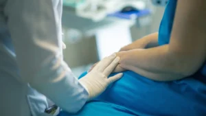 "Ez lett az új életem" – soha nem dohányzott, mégis rákkal diagnosztizálták a fiatal nőt
