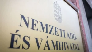 Változik a NAV-nál az ügyfélszolgálatok rendje a hőség miatt