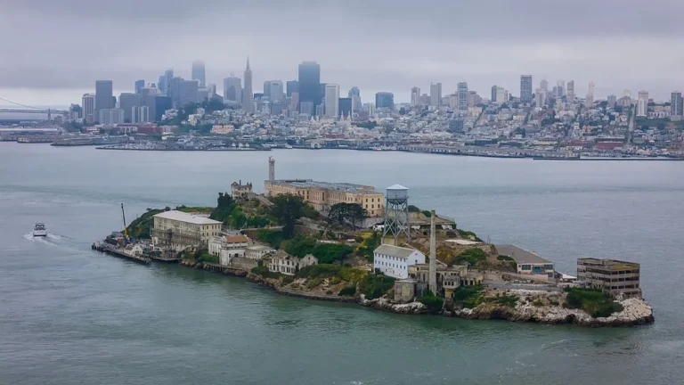 Alcatraz, a hírhedt börtön története: Al Capone-tól a legendás szökésig