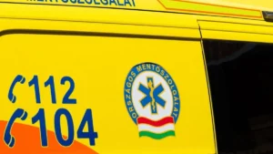 Súlyos buszbaleset az Astoriánál: kilencen megsérültek, egy nő életveszélyben van
