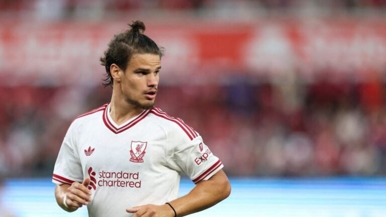 A Liverpool hivatalos honlapja Kerkez Milossal vezeti fel a Premier League-rajtot
