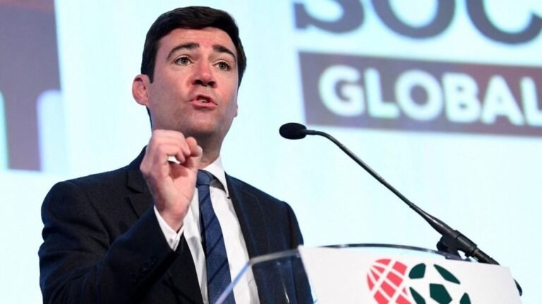 A brit miniszterelnök félelmetes üzenete: le kell váltani a FIFA elnökét